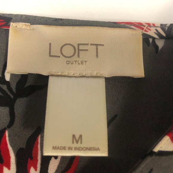 Loft Dark Gray Red Black Floral Long Sleeve Blouse with Ruffles size Medium - Picture 7 of 8